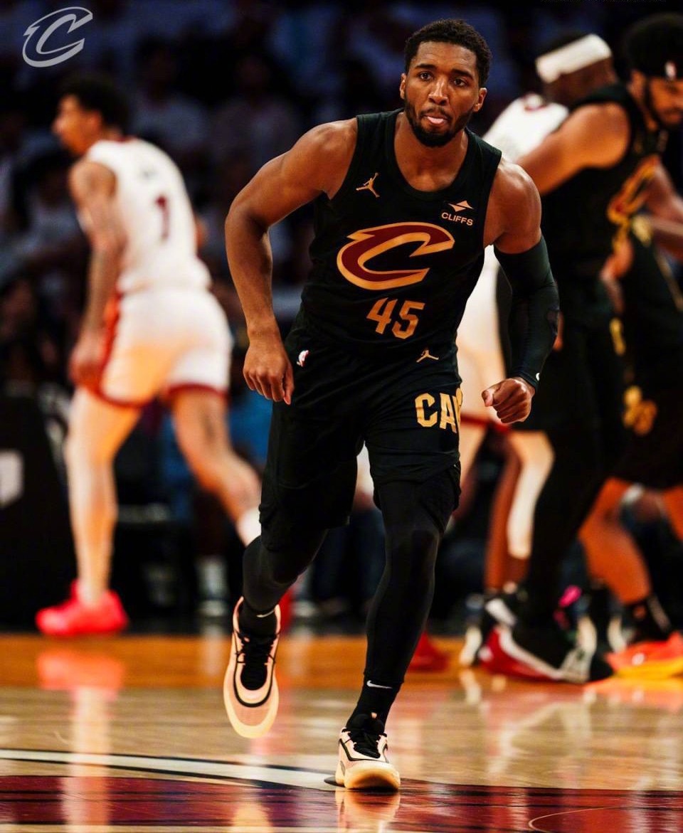 这也行？詹姆斯关键节点回归赛场多伦多猛龙围绕NBA常规赛状态回暖，马德里竞技迎德甲关键赛的简单介绍-九游体育官网